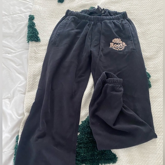 Roots, Women’s XS, black sweatpants - Picture 2 of 3
